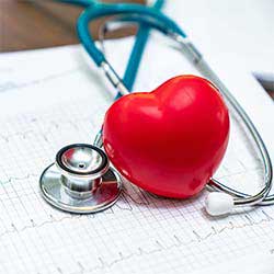 Médico cardiología pediátrica infanto juvenil niños adolescentes