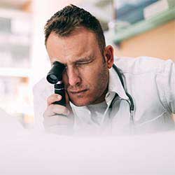 Médico dermatología infanto juvenil niños adolescentes