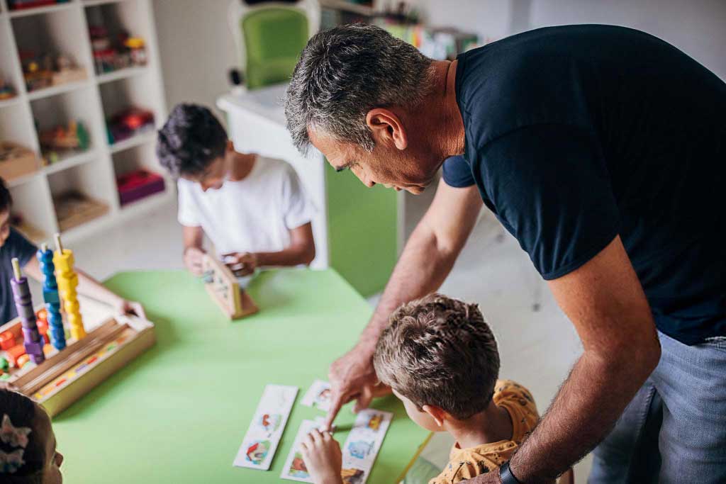 Fonoaudiólogo Centro de Especialidades Médicas Cumbres del Santuario