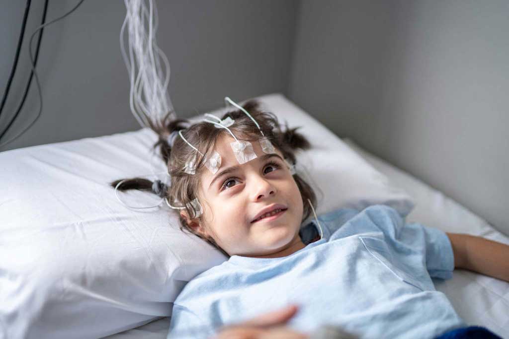 Neurólogo Centro de Especialidades Médicas Cumbres del Santuario