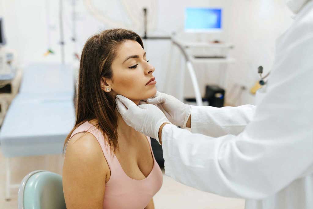 Médico endocrinologo Centro de Especialidades Médicas Cumbres del Santuario