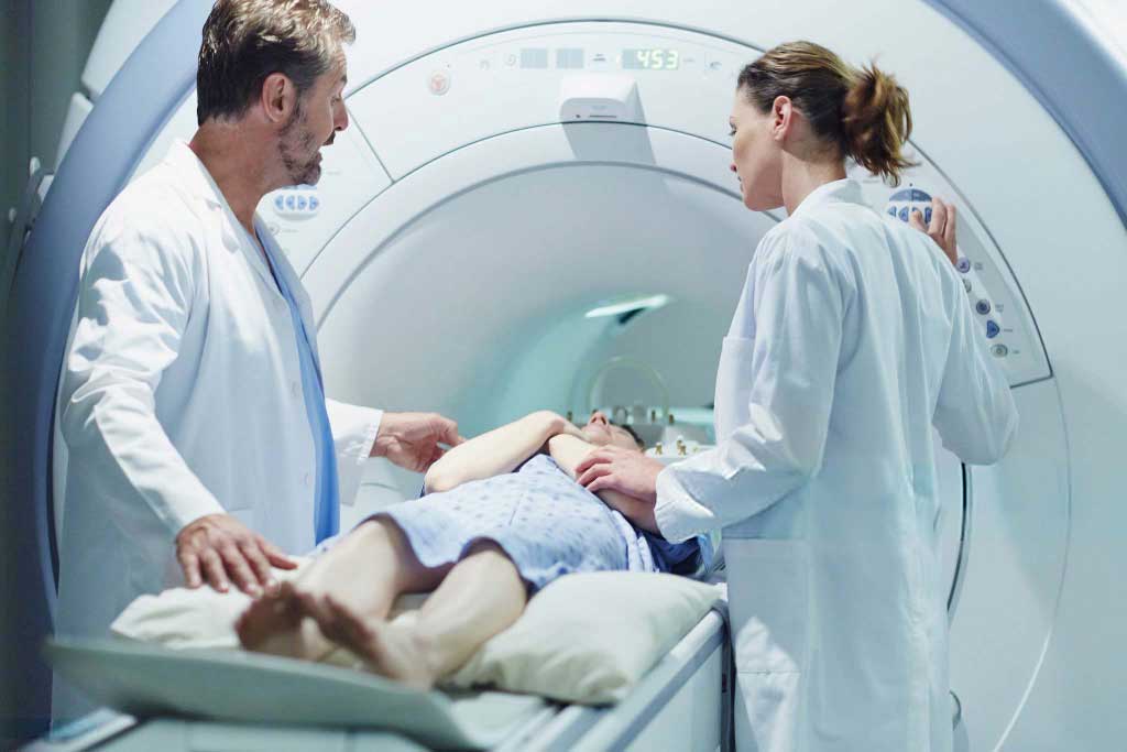 Neurólogo Centro de Especialidades Médicas Cumbres del Santuario
