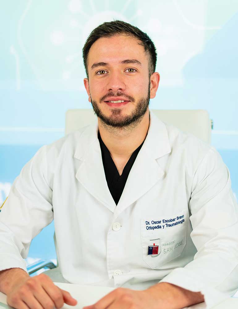 Dr. Oscar Escobar - Traumatólogo Infanto Juvenil